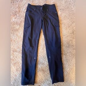 Kuhl Women’s TREKR Straight Leg Hiking Pants Size Side Pockets Navy Blue Size 2